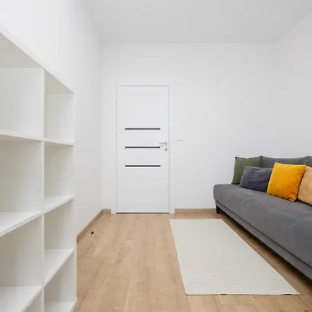Family With Air Conditioning And Parking In Warsaw's Mokotow District By Renters *