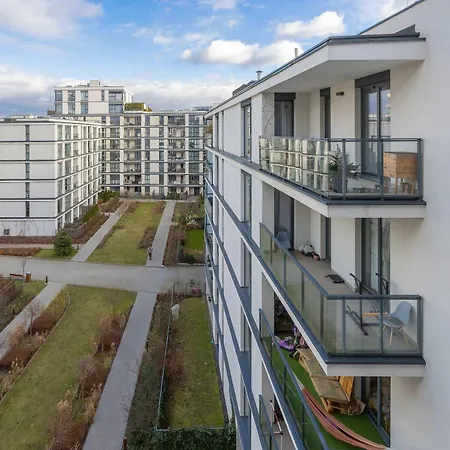 Family With Air Conditioning And Parking In Warsaw's Mokotow District By Renters Warschau