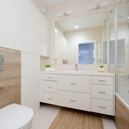 Family With Air Conditioning And Parking In Warsaw's Mokotow District By Renters Apartment