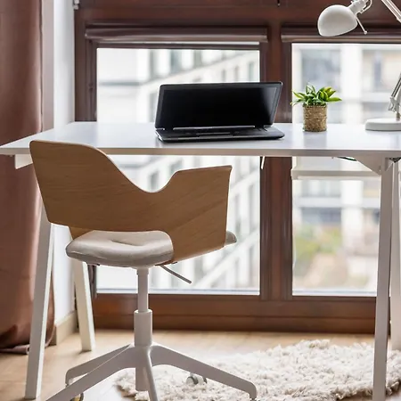 Apartment Family With Air Conditioning And Parking In Warsaw's Mokotow District By Renters *