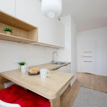Apartment Family With Air Conditioning And Parking In Warsaw's Mokotow District By Renters Warschau