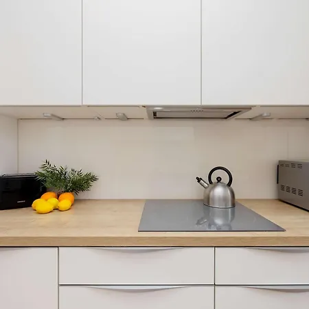 Family With Air Conditioning And Parking In Warsaw's Mokotow District By Renters Apartment Warschau