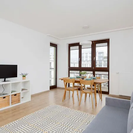 Family With Air Conditioning And Parking In Warsaw's Mokotow District By Renters *