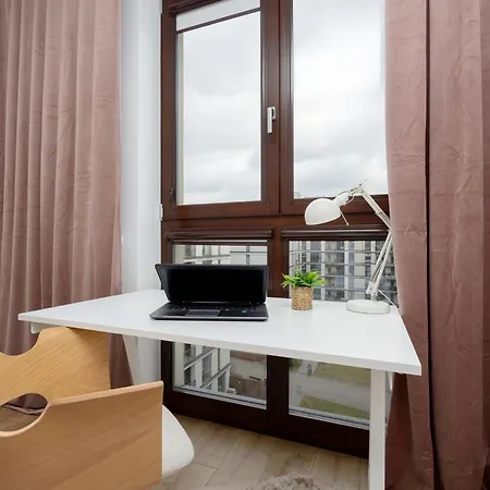 Family With Air Conditioning And Parking In Warsaw's Mokotow District By Renters *